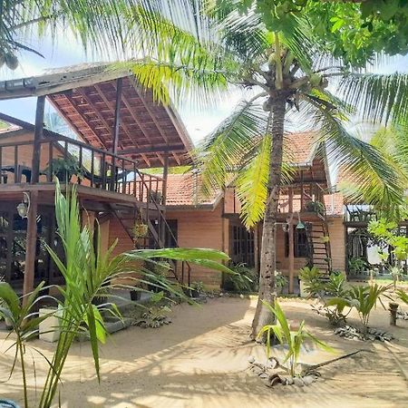 Golden Beach Chalets Arugam Bay Luaran gambar