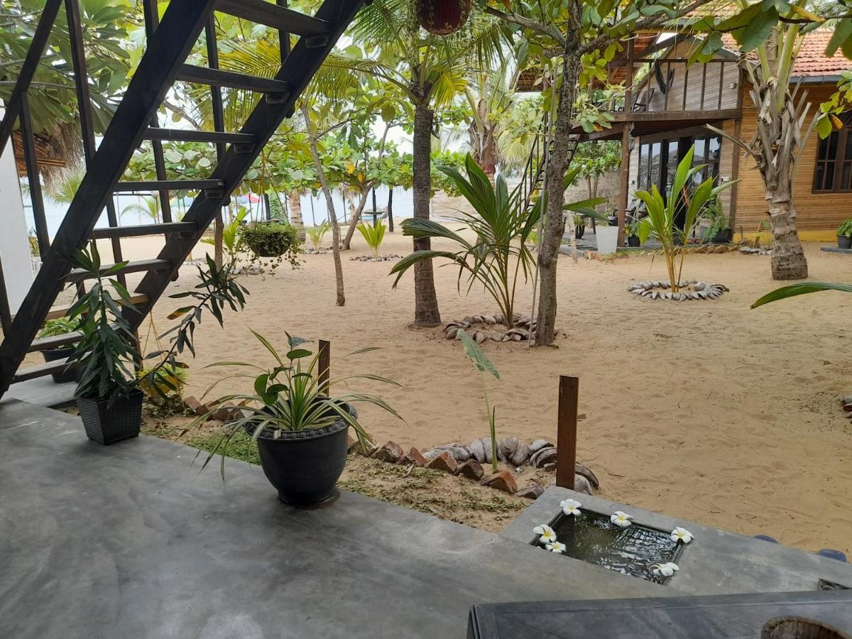 Golden Beach Chalets Arugam Bay Luaran gambar