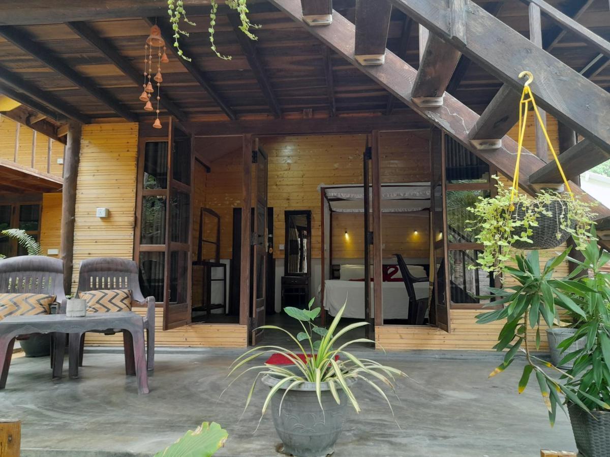 Golden Beach Chalets Arugam Bay Luaran gambar