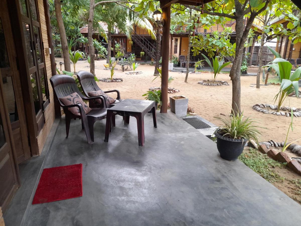Golden Beach Chalets Arugam Bay Luaran gambar