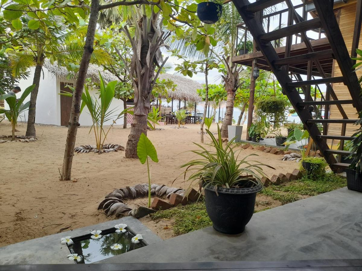 Golden Beach Chalets Arugam Bay Luaran gambar