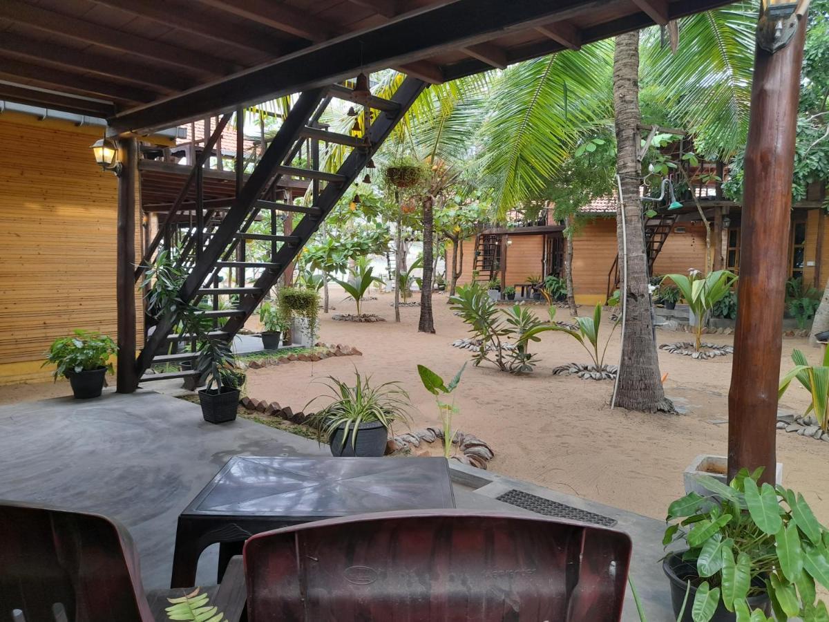 Golden Beach Chalets Arugam Bay Luaran gambar