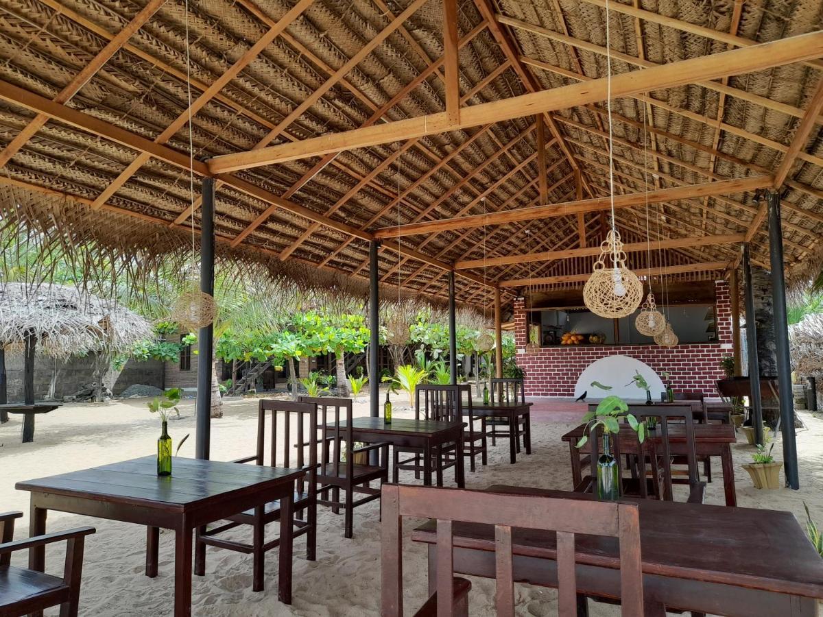Golden Beach Chalets Arugam Bay Luaran gambar
