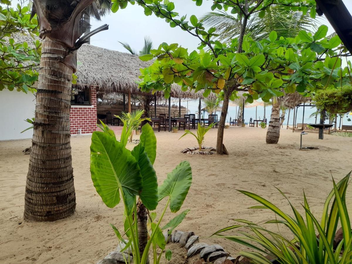 Golden Beach Chalets Arugam Bay Luaran gambar